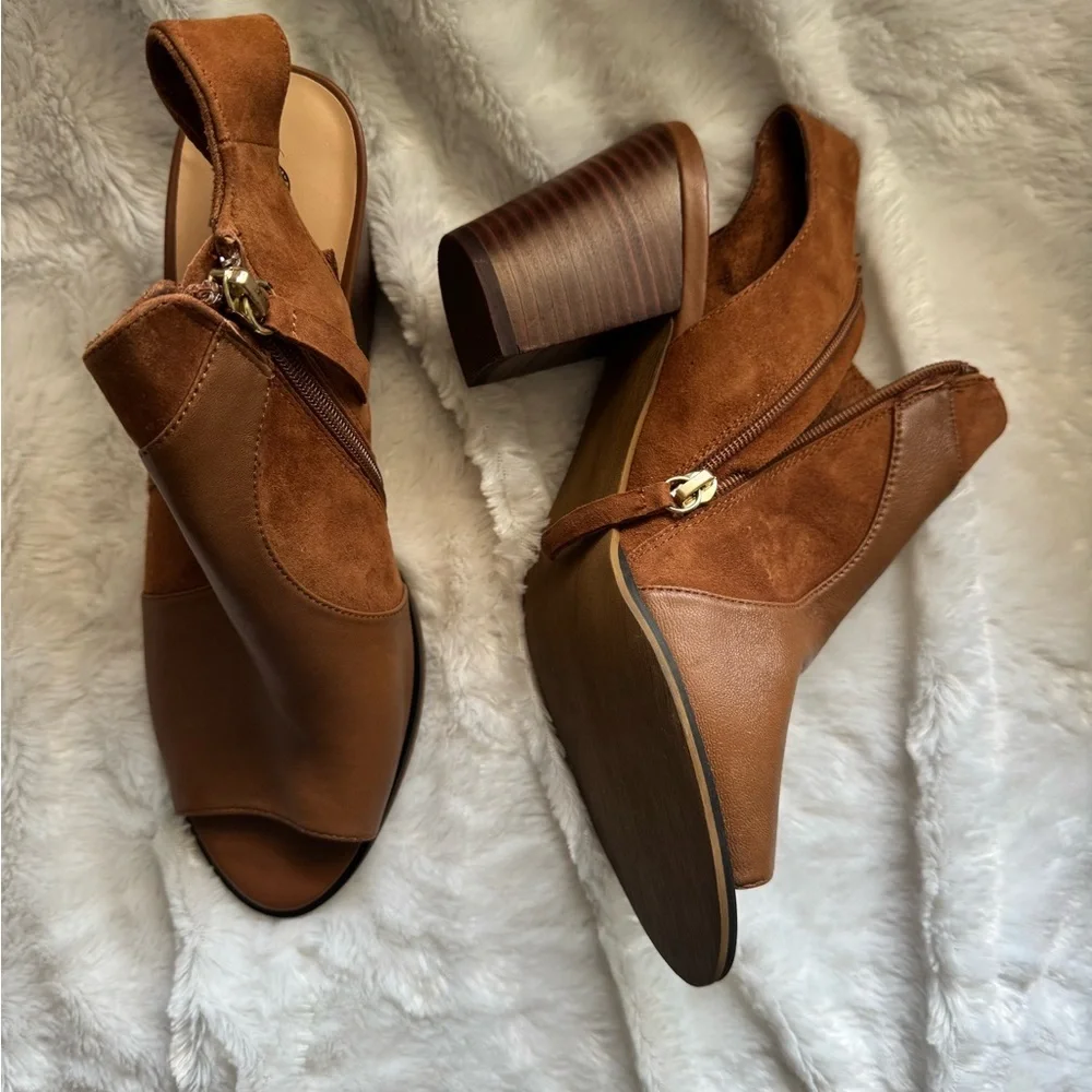 Bella Vita Brown Leather Upper Sandal